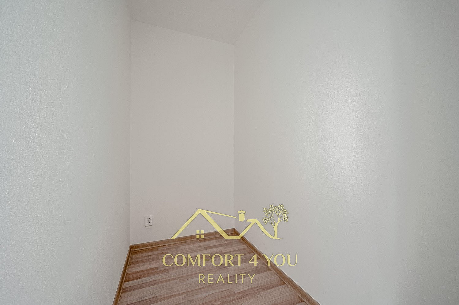 Pronájem bytu 2+kk 48 m² – fotografie 3