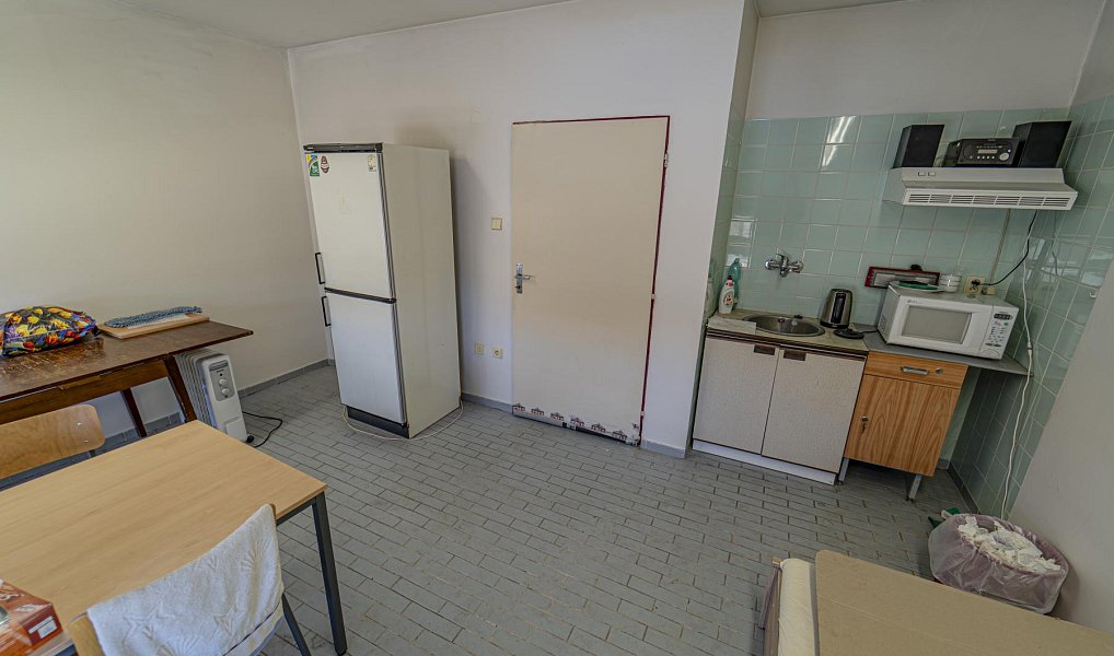 Prodej výrobních prostor 861 m², Bezno – náhled fotky 14
