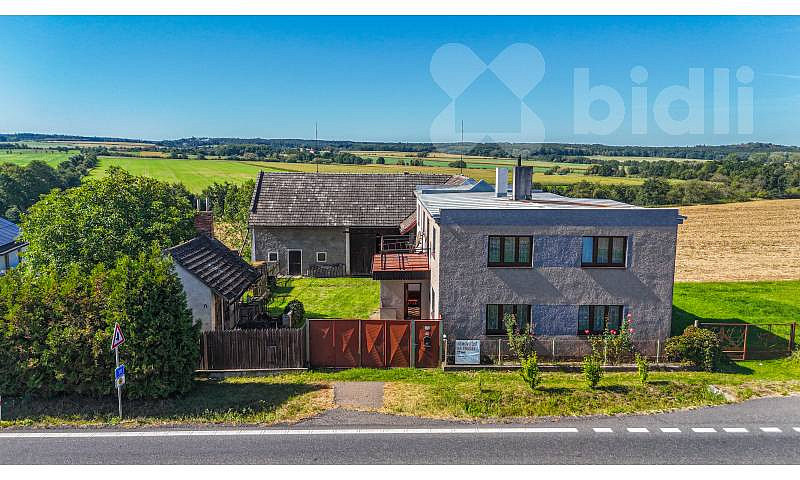 Prodej domu 279 m² s pozemkem 2 398 m²