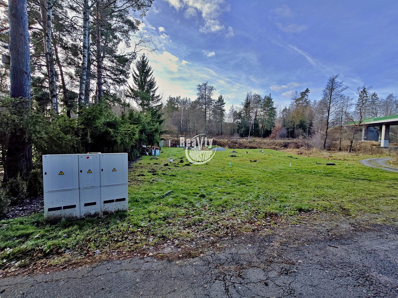 Prodej stavebního pozemku 586 m² – fotografie 2
