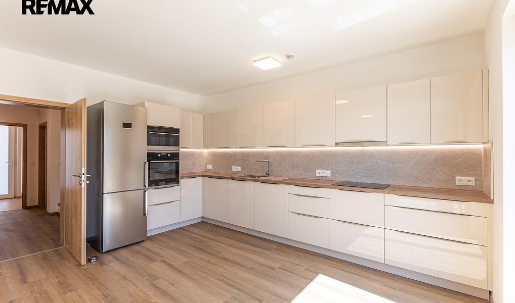 Pronájem domu 107 m² s pozemkem 124 m², Praha – náhled fotky 3