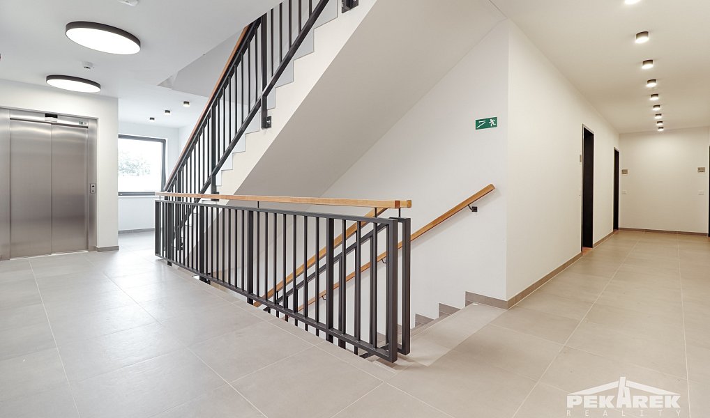 Pronájem bytu 2+kk 51 m², Praha – náhled fotky 12