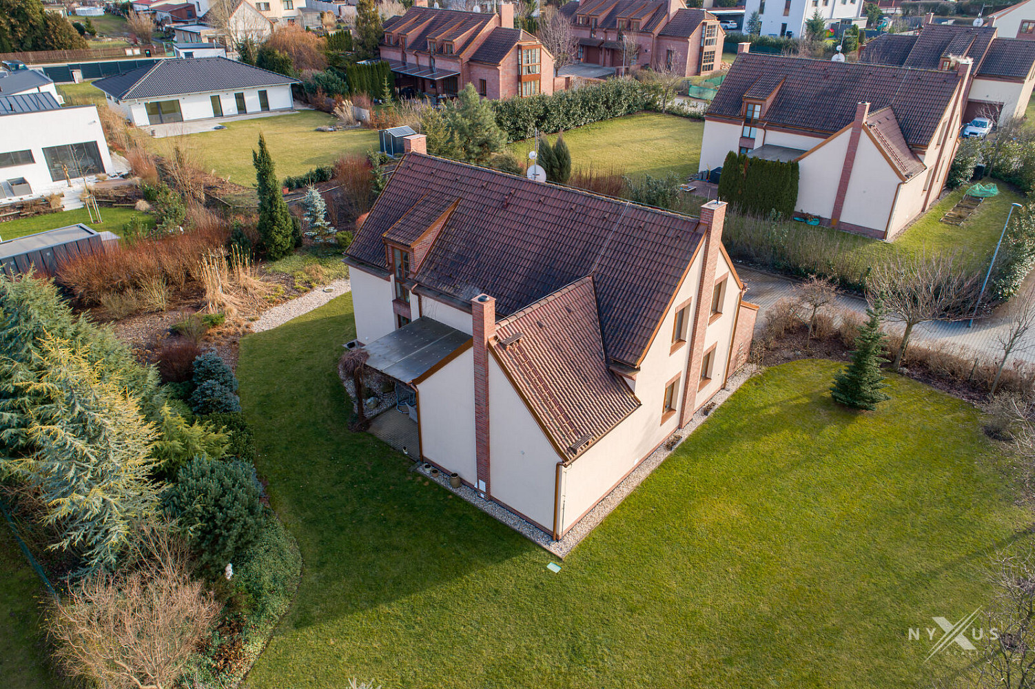 Prodej domu 250 m² s pozemkem 1 437 m² – fotografie 2