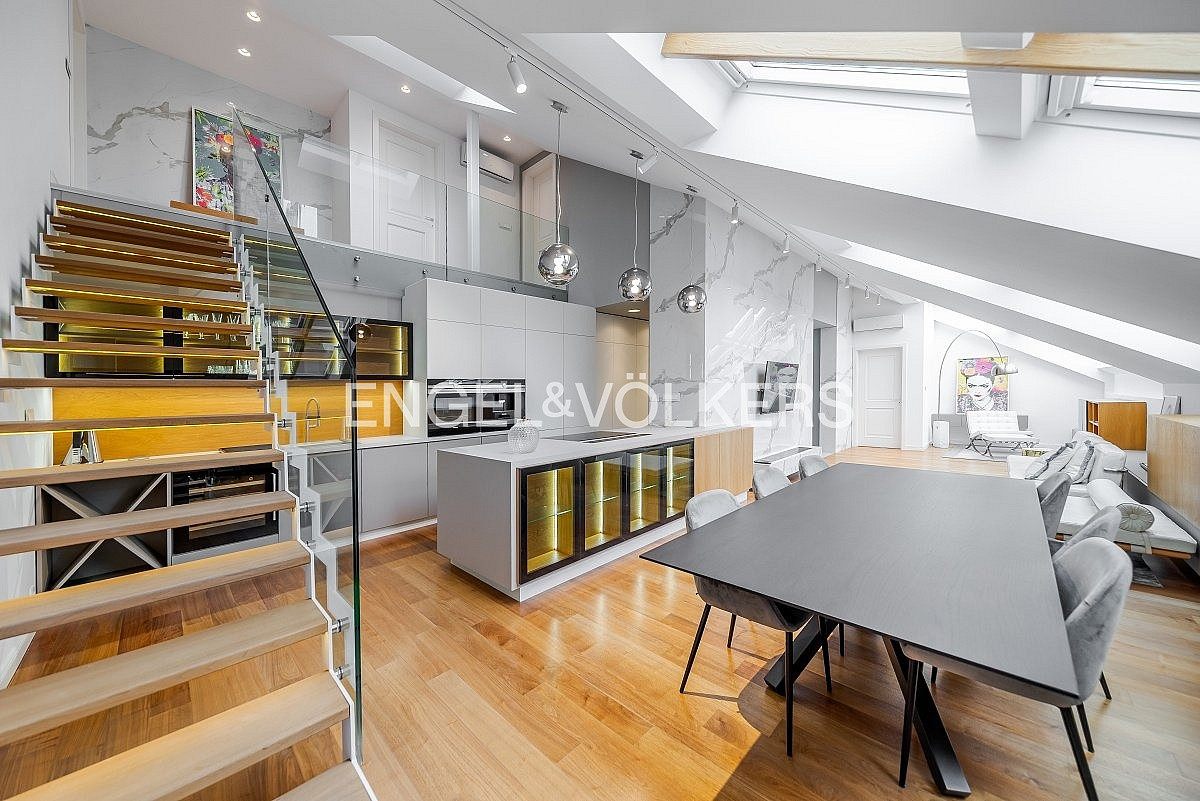 Pronájem bytu 4+kk 176 m²