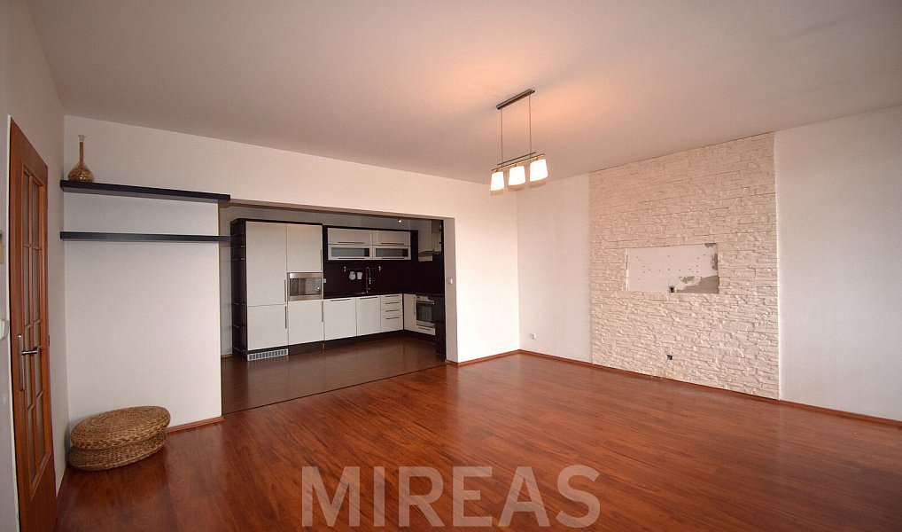 Pronájem bytu 3+kk 99 m², Milovice – náhled fotky 3
