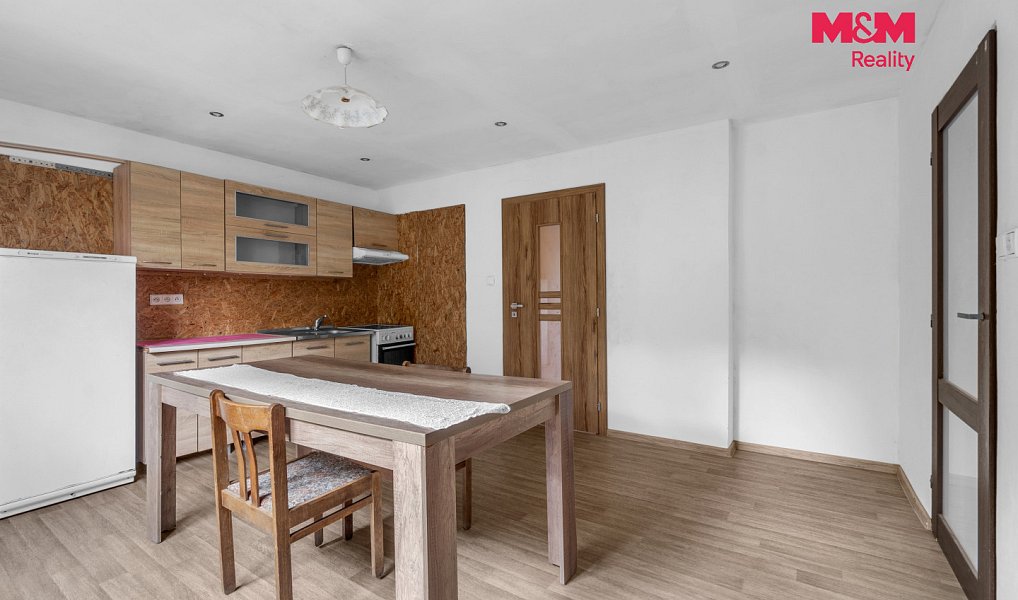 Prodej domu 220 m² s pozemkem 549 m², Luže – náhled fotky 6