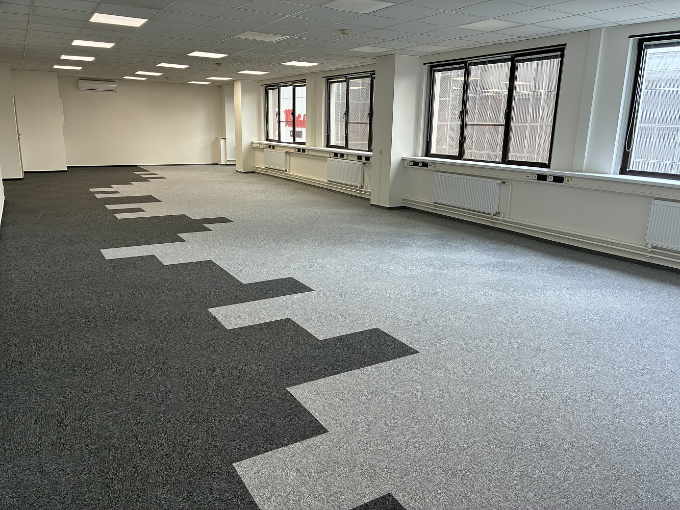 Pronájem kanceláře 200 m² — photo 4