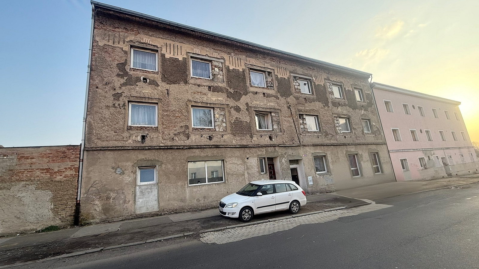 Prodej nájemního domu, činžáku 797 m² – fotografie 2