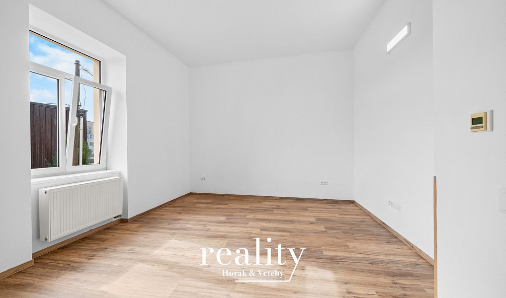 Pronájem bytu 2+1 76 m², Jihlava – náhled fotky 12