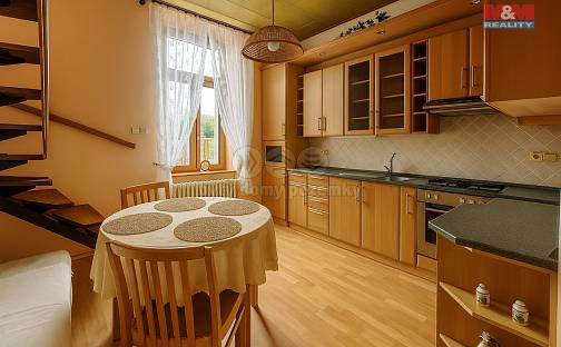 Prodej bytu 3+1 117 m², Poděbradova, Louny