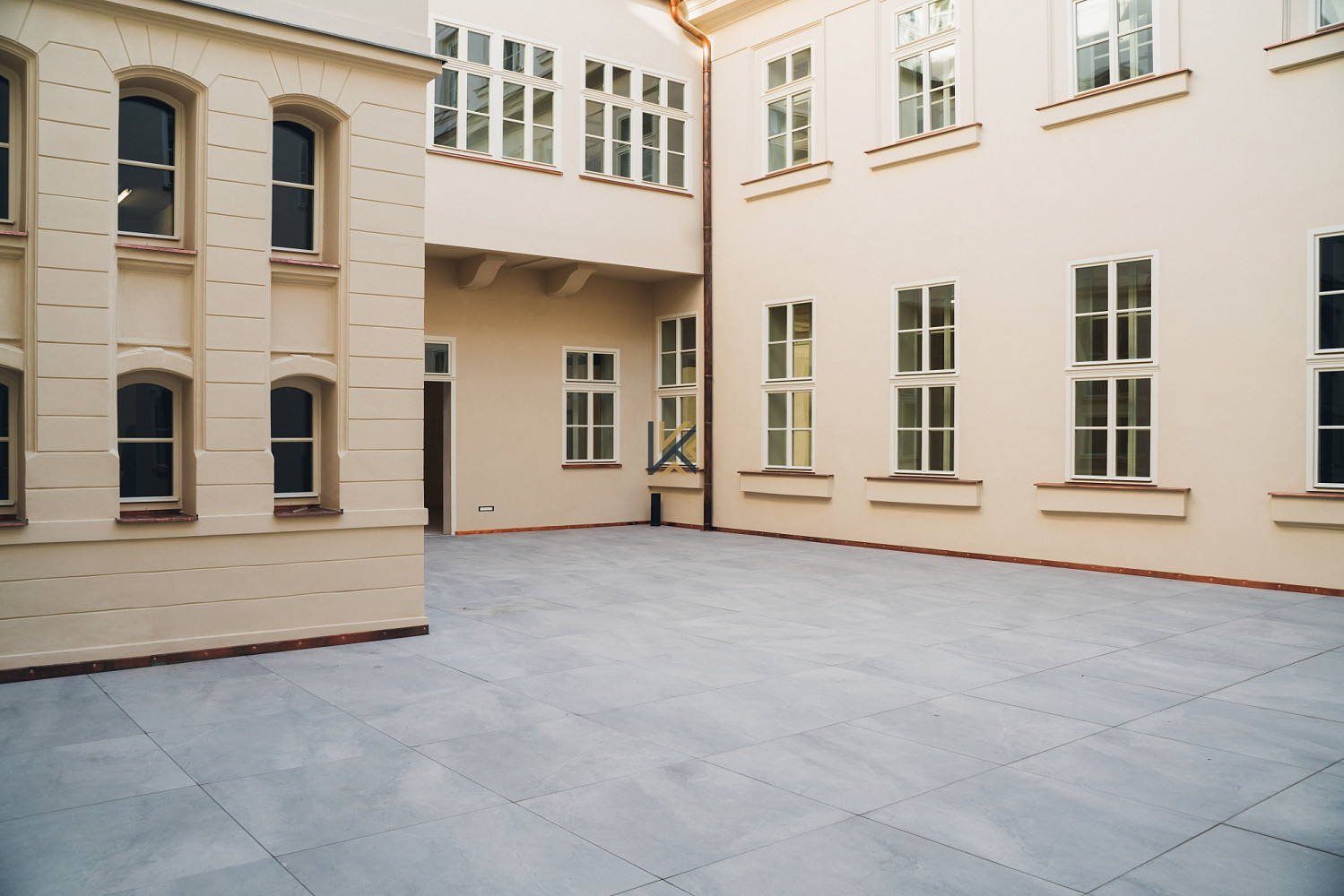 Pronájem kanceláře 1 119 m² – fotografie 5