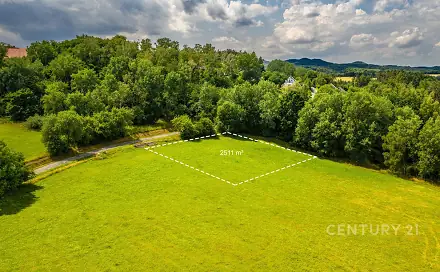 Prodej stavebního pozemku 2 511 m²