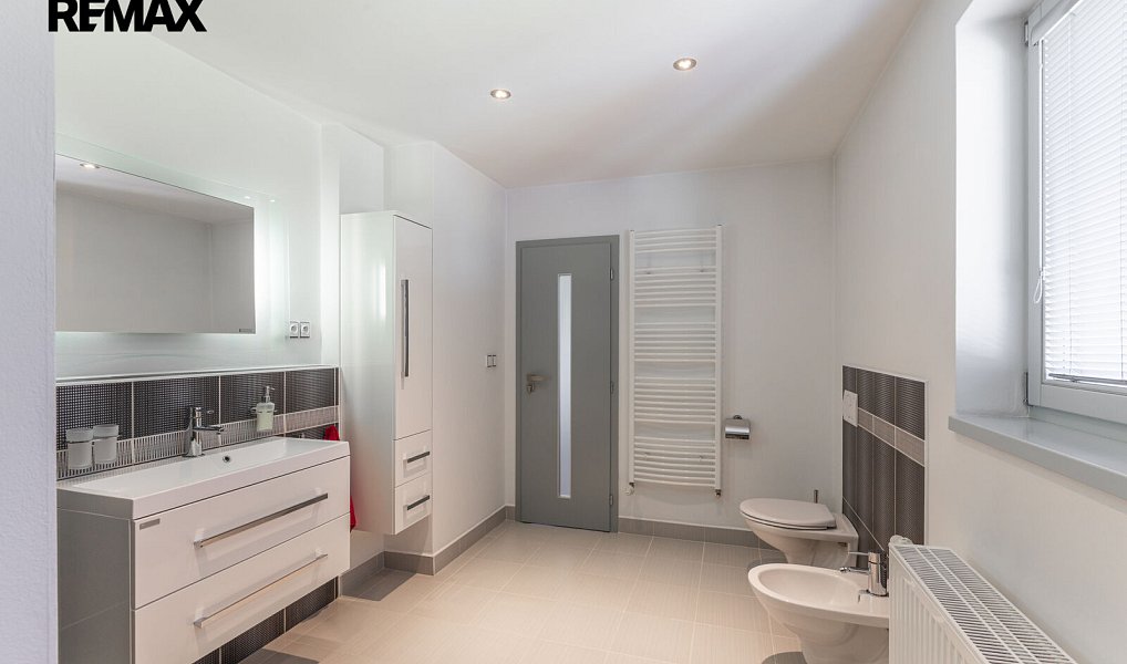 Prodej domu 227 m² s pozemkem 2 787 m², Okrouhlá – náhled fotky 12