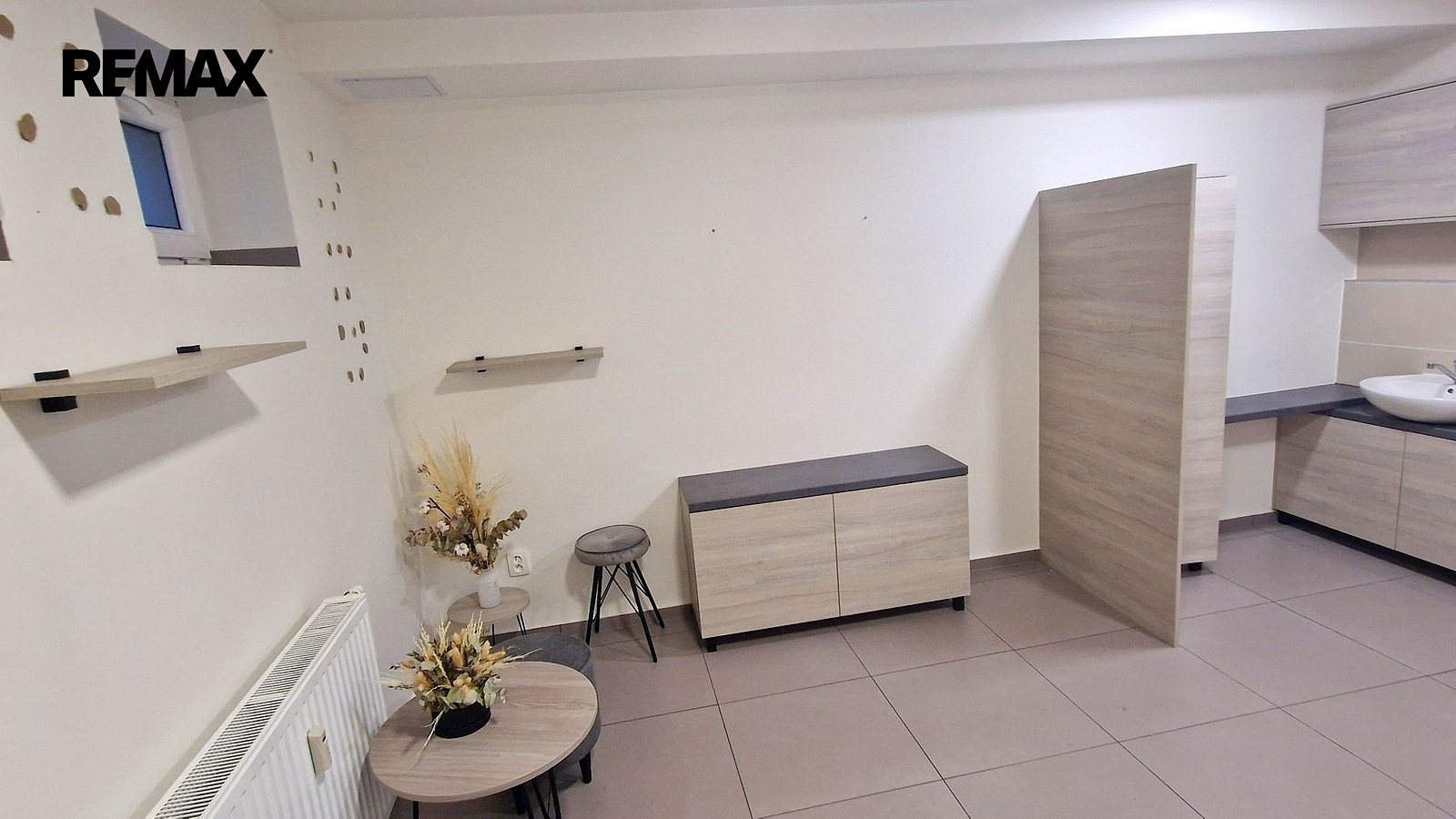 Pronájem obchodních prostor 16 m² — photo 2