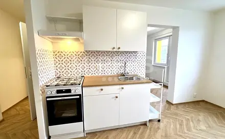 Pronájem bytu 1+1 35 m², Spojovací, Milovice - Mladá, okres Nymburk
