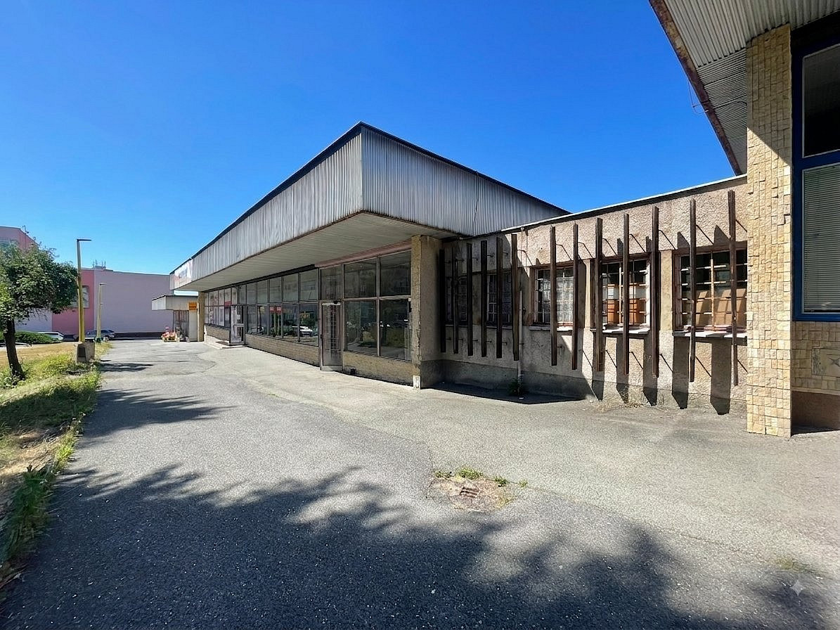 Prodej obchodních prostor 230 m²