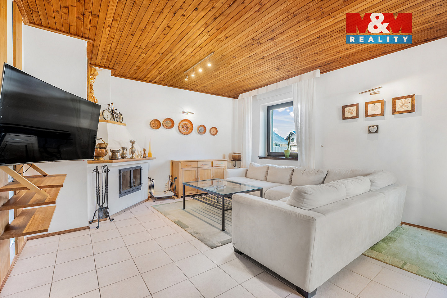 Prodej domu 239 m² s pozemkem 404 m² – fotografie 2