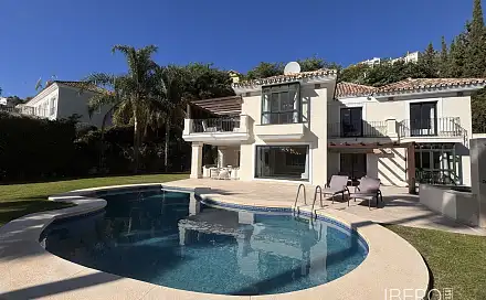 Prodej domu 526 m² s pozemkem 1 134 m², Benahavís, Španělsko