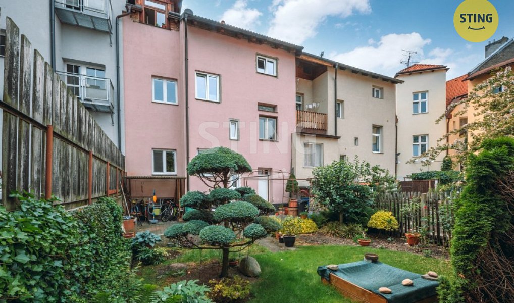 Prodej domu 300 m² s pozemkem 214 m², Pardubice – náhled fotky 2