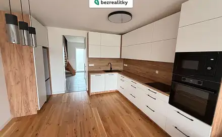 Prodej domu 93 m² s pozemkem 168 m², Václava Babky, Olomouc - Týneček