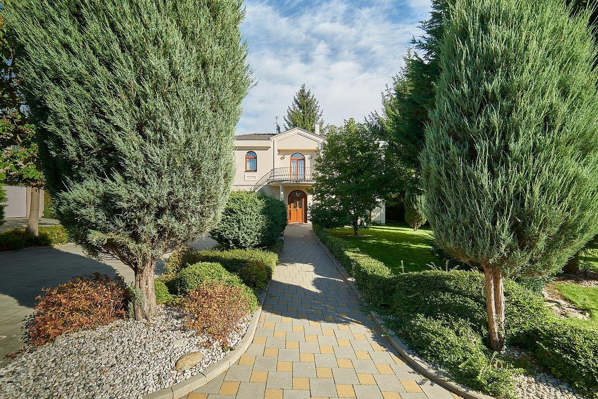 Pronájem domu 254 m² s pozemkem 779 m² – fotografie 3