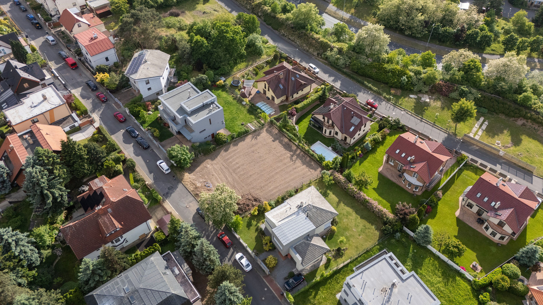Prodej stavebního pozemku 753 m² – fotografie 2