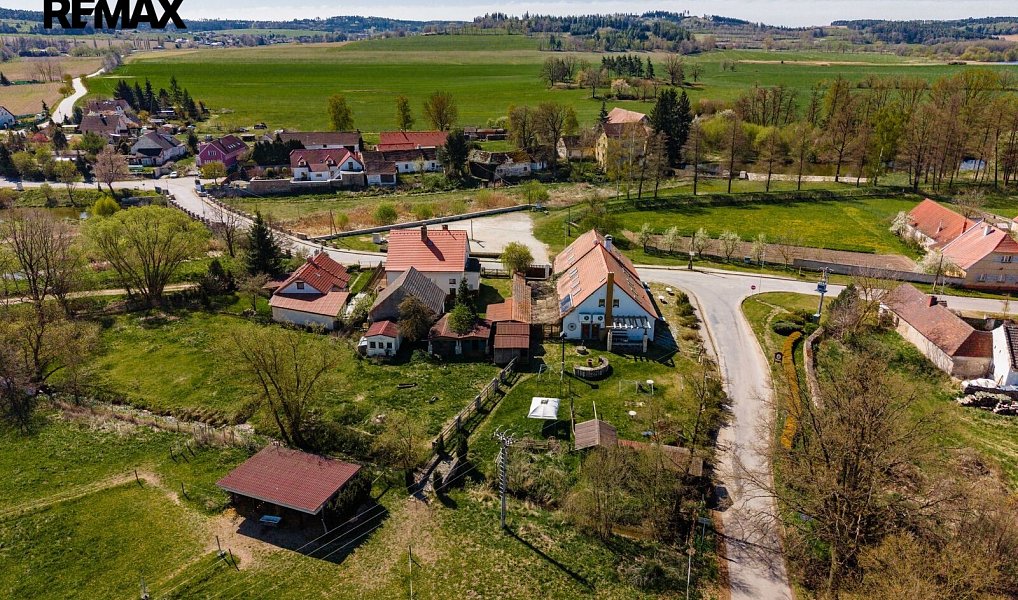 Prodej ubytovacího objektu 398 m², Buzice – náhled fotky 8