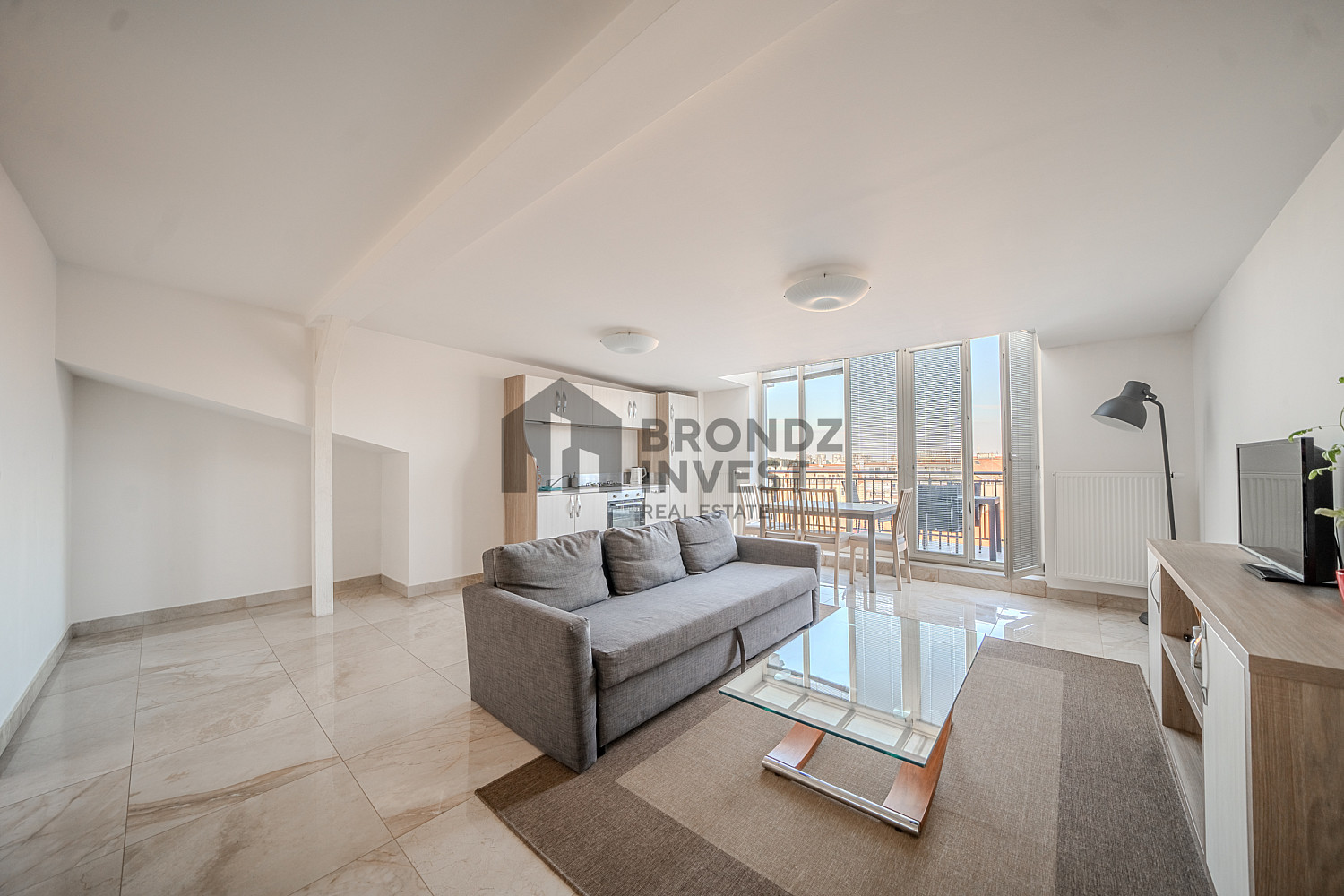 Pronájem bytu 3+kk 70 m² – fotografie 2