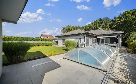 Prodej domu 200 m² s pozemkem 1 061 m², Choltice, okres Pardubice