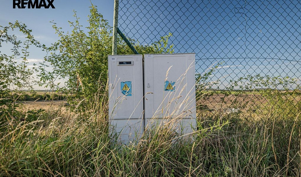 Prodej stavebního pozemku 1 295 m², Vykáň – náhled fotky 3