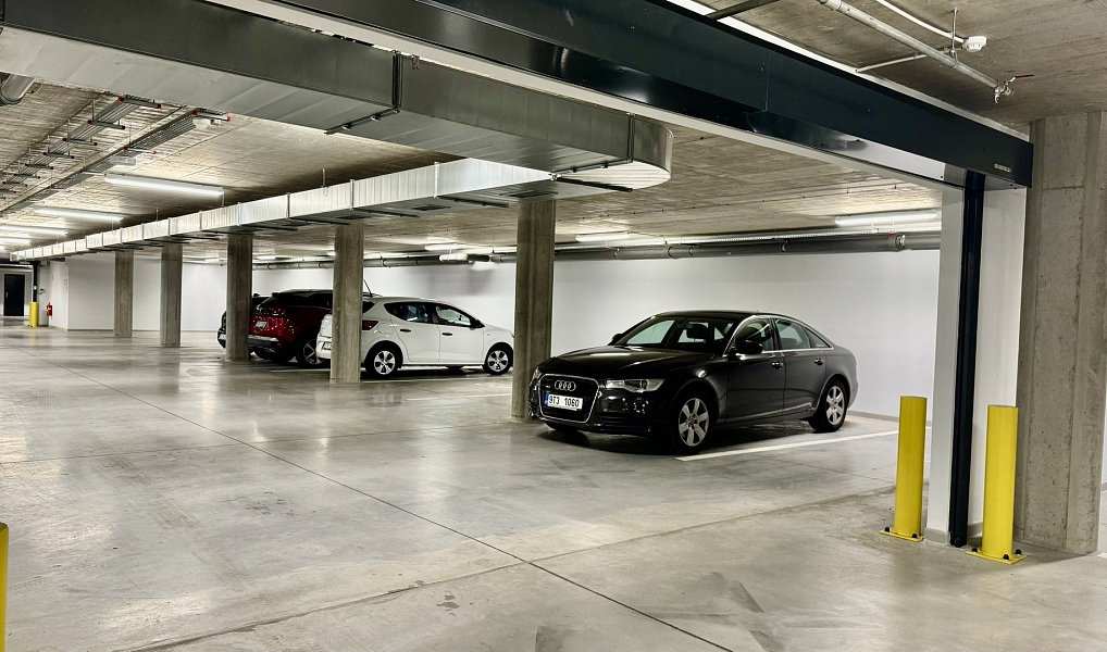 Pronájem garážového stání Opava, Opava – náhled fotky 3