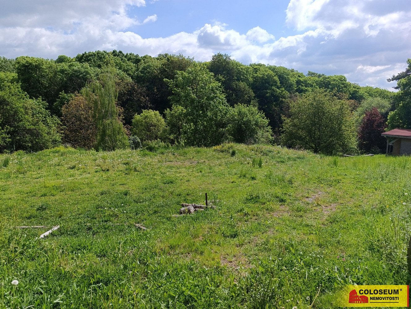 Prodej stavebního pozemku 1 184 m² – pohled 5