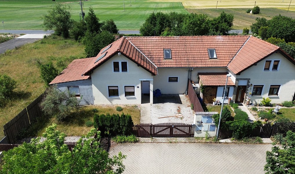 Prodej domu 105 m² s pozemkem 573 m², Kly – náhled fotky 2