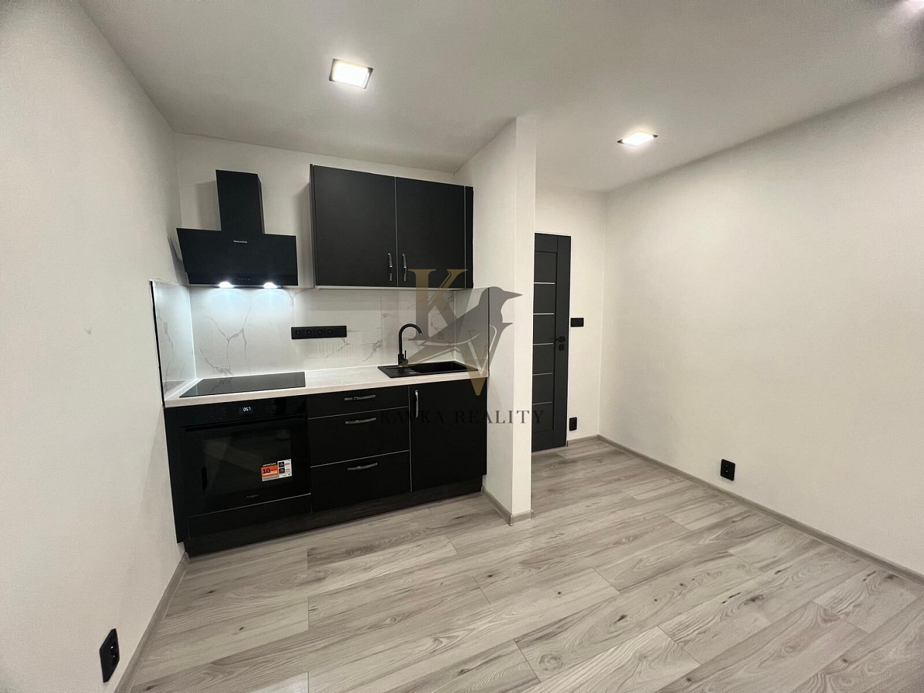 Pronájem bytu 1+kk 33 m² – fotografie 4