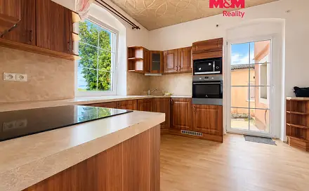 Prodej domu 216 m² s pozemkem 1 900 m², Krásný Dvůr, okres Louny