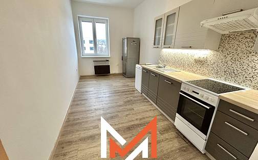 Pronájem bytu 2+1 74 m², Husovo náměstí, Náchod