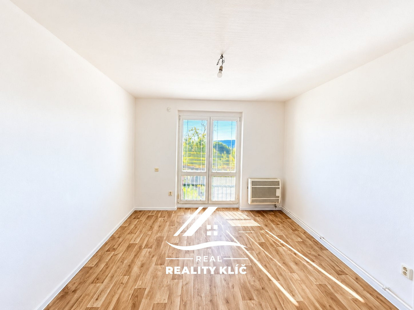 Pronájem bytu 2+1 49 m² – fotografie 3