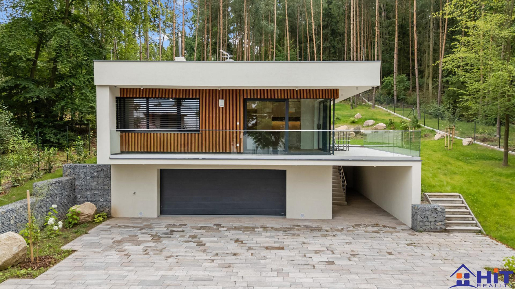 Prodej domu 265 m² s pozemkem 1 811 m² — photo 2