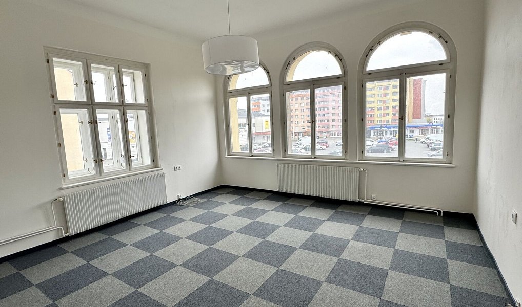 Pronájem kanceláře 24 m², Kladno – náhled fotky 2