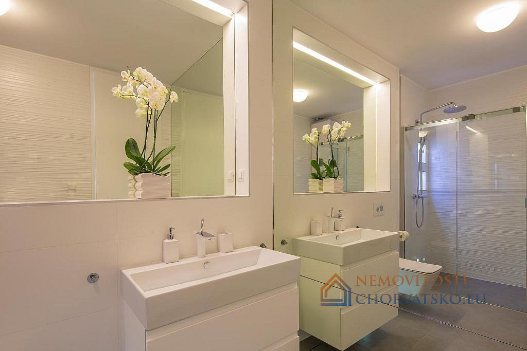 Pronájem bytu 1+kk 126 m² - Mehr