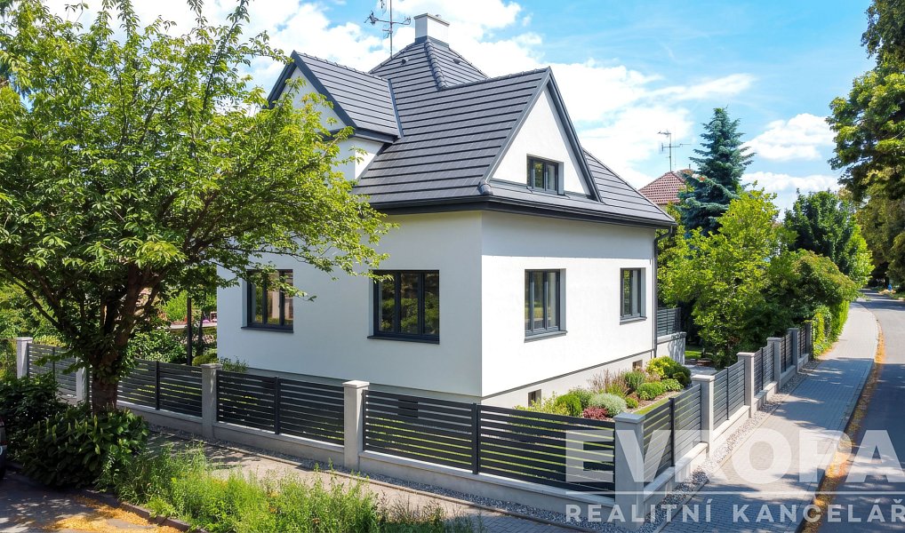 Prodej domu 300 m² s pozemkem 826 m², Břeclav – náhled fotky 2