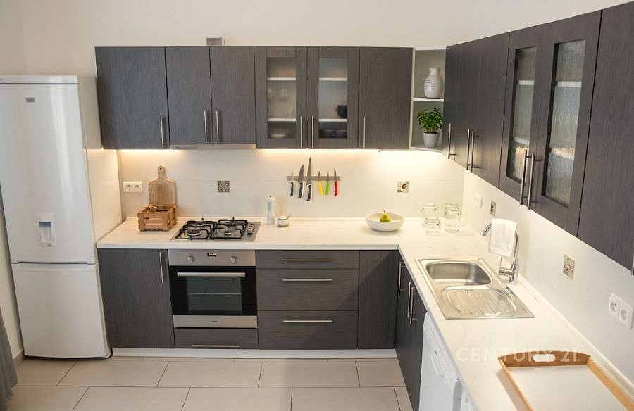 Pronájem bytu 2+1 70 m² – fotografie 2
