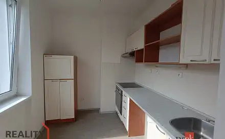 Prodej bytu 2+1 51 m², Petra Bezruče, Velká Hleďsebe, okres Cheb