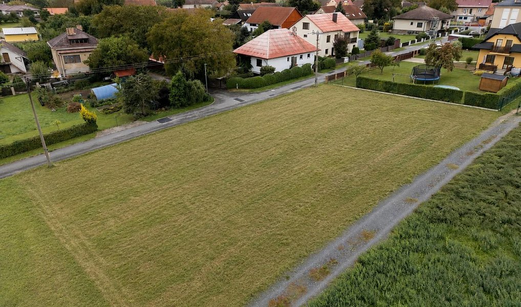 Prodej stavebního pozemku 800 m², Zbizuby – náhled fotky 3