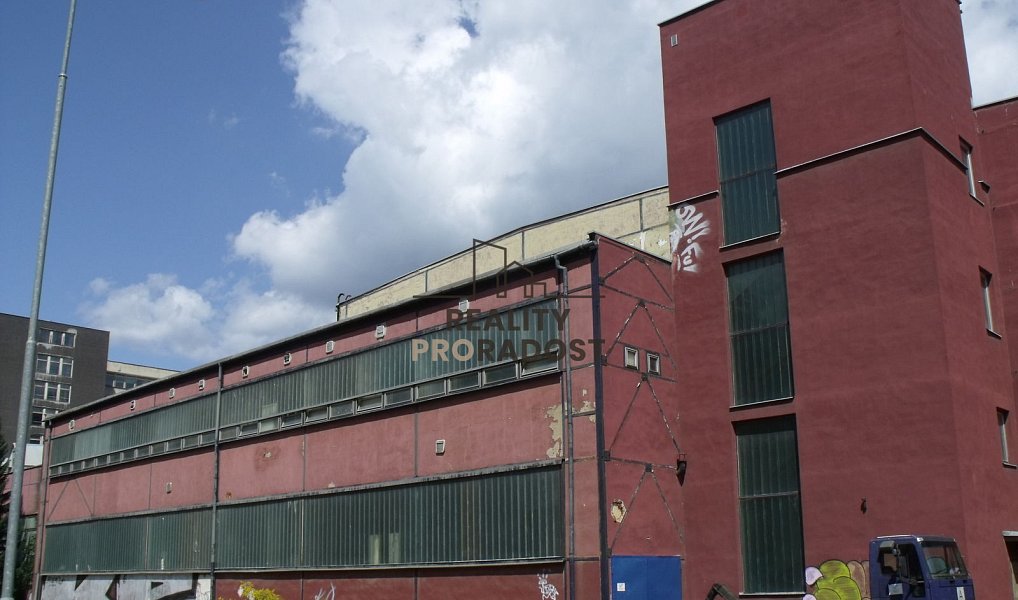 Pronájem skladovacích prostor 2 000 m², Adamov – náhled fotky 2