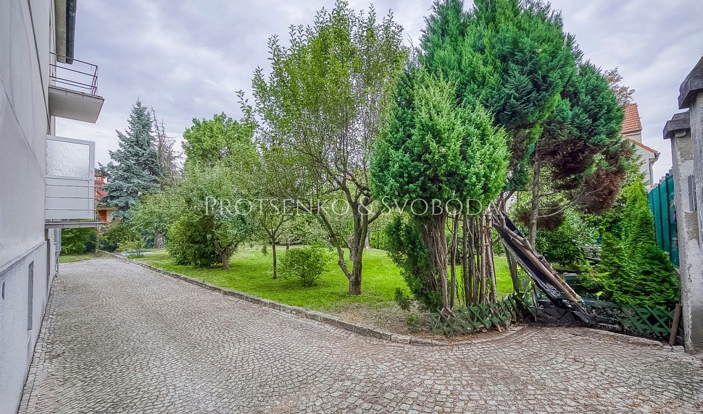Prodej domu 652 m² s pozemkem 885 m², České Budějovice – náhled fotky 25
