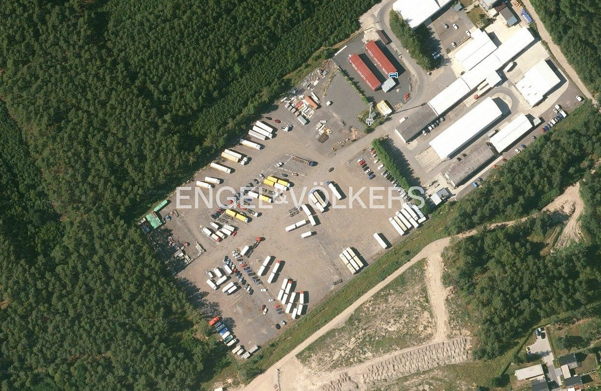 Pronájem komerčního objektu (jiného typu) 2 000 m²