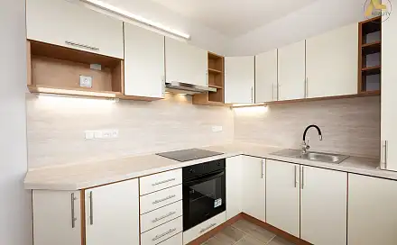 Pronájem bytu 3+1 74 m², Zahradní, Písek - Hradiště