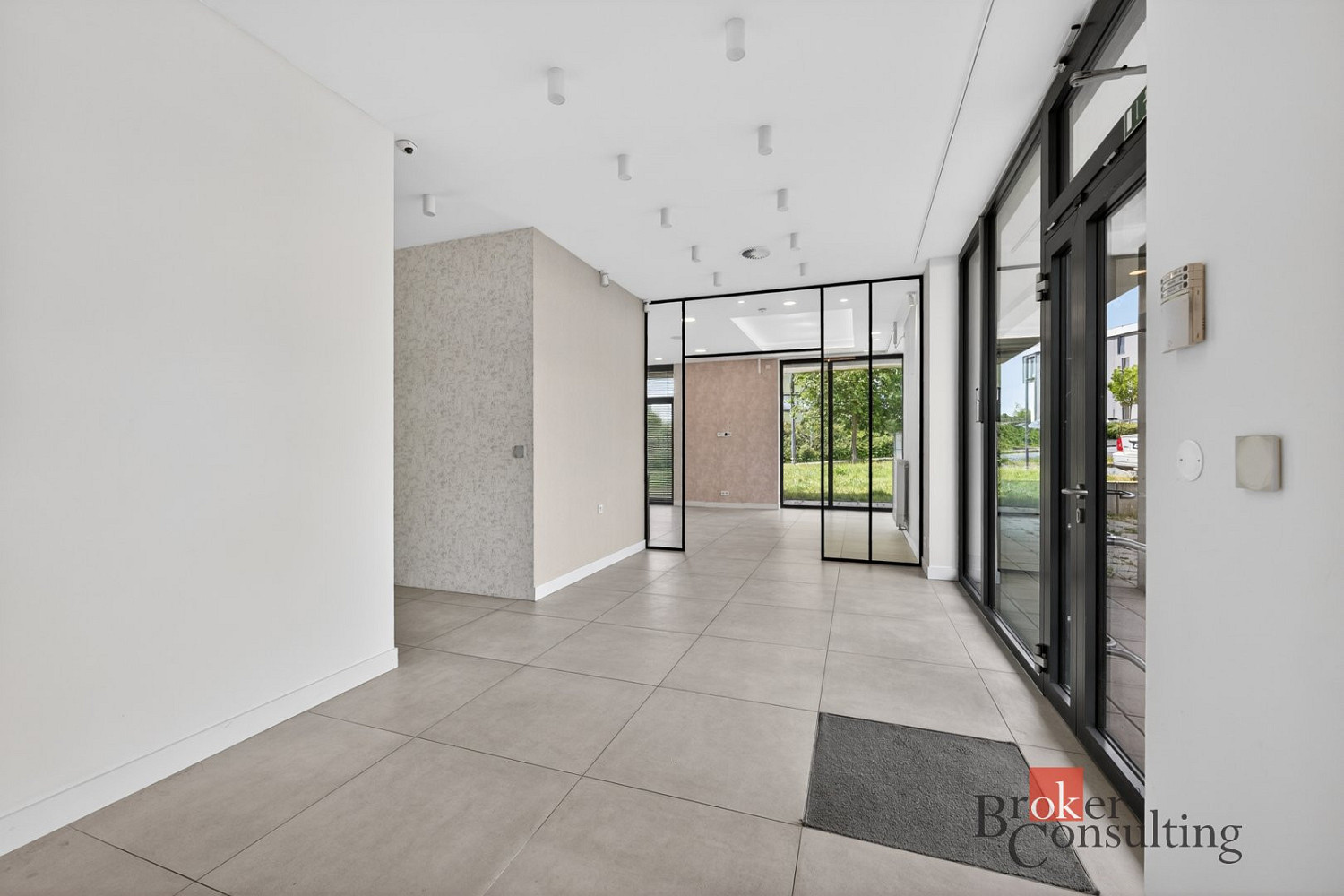 Prodej obchodních prostor 108 m² – fotografie 3