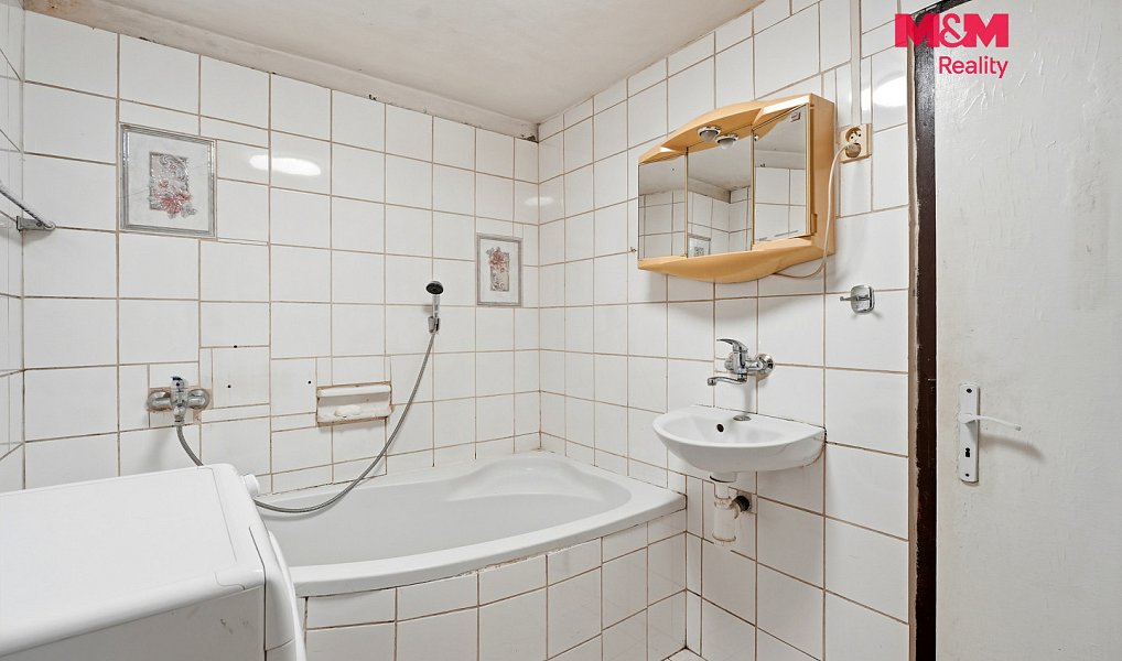 Prodej domu 270 m² s pozemkem 1 365 m², Stružnice – náhled fotky 12